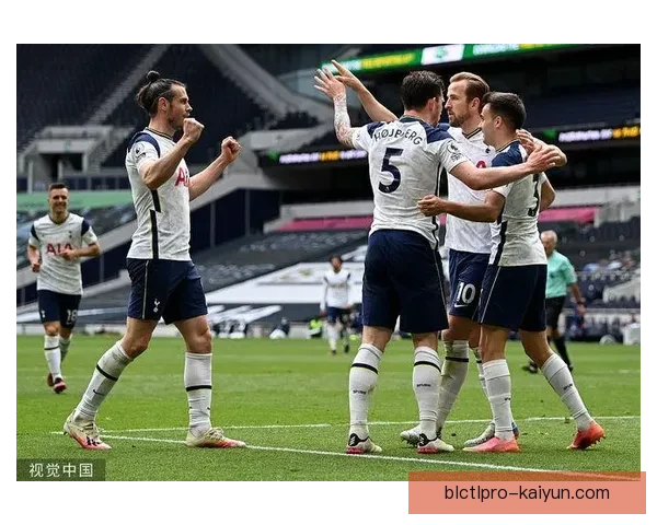 霍伊别尔在热刺的表现持续稳定，展现出强大的中场竞争力。